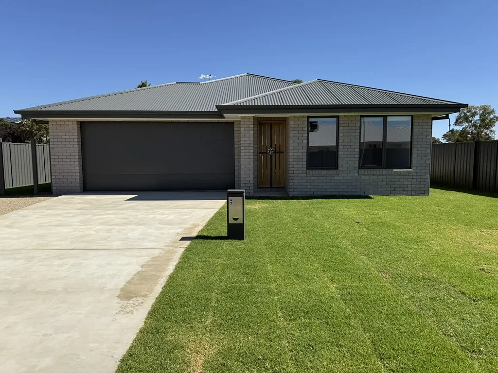 Near New 4 Bedroom Home