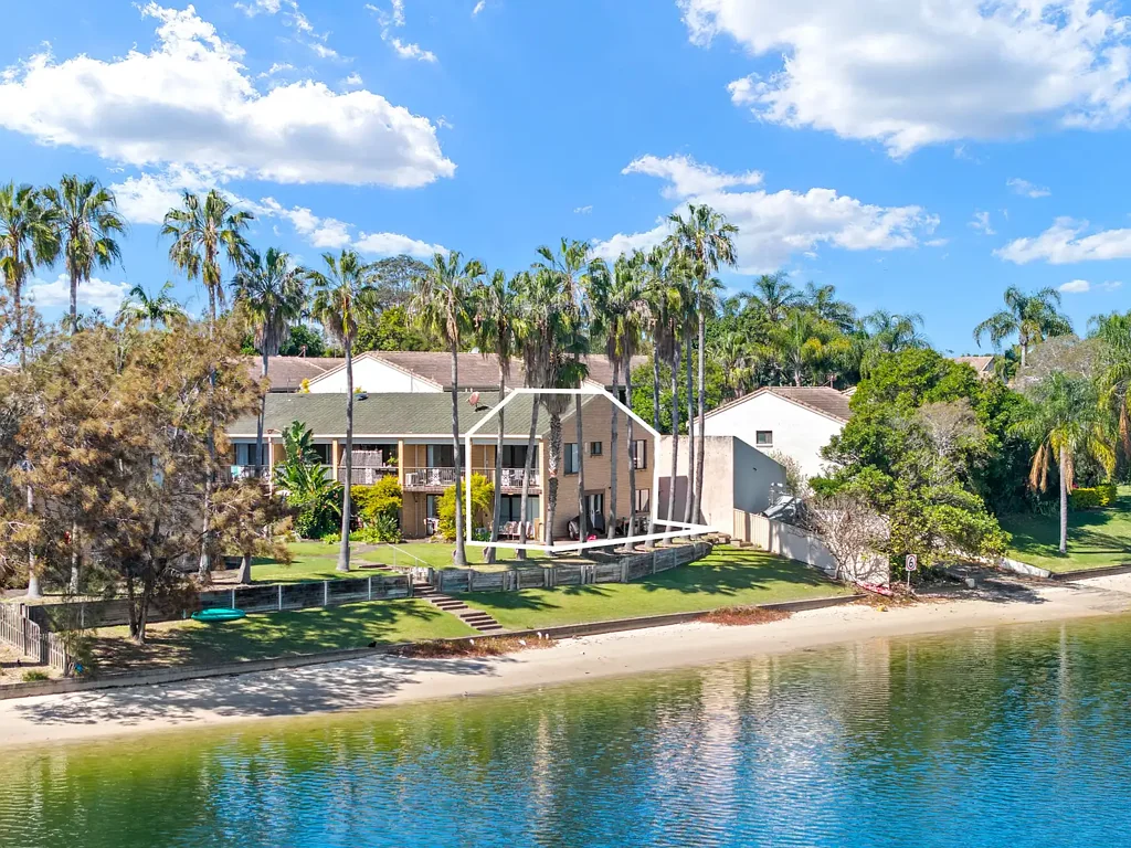 Mermaid Waters 3 Bedroom WATERFRONT TOWNHOUSE LIVING IN AN UNBEATABLE LOCATION