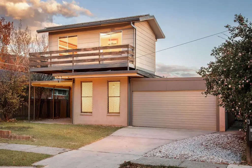 Wodonga 4部屋 Versatile Living with Elevated Views