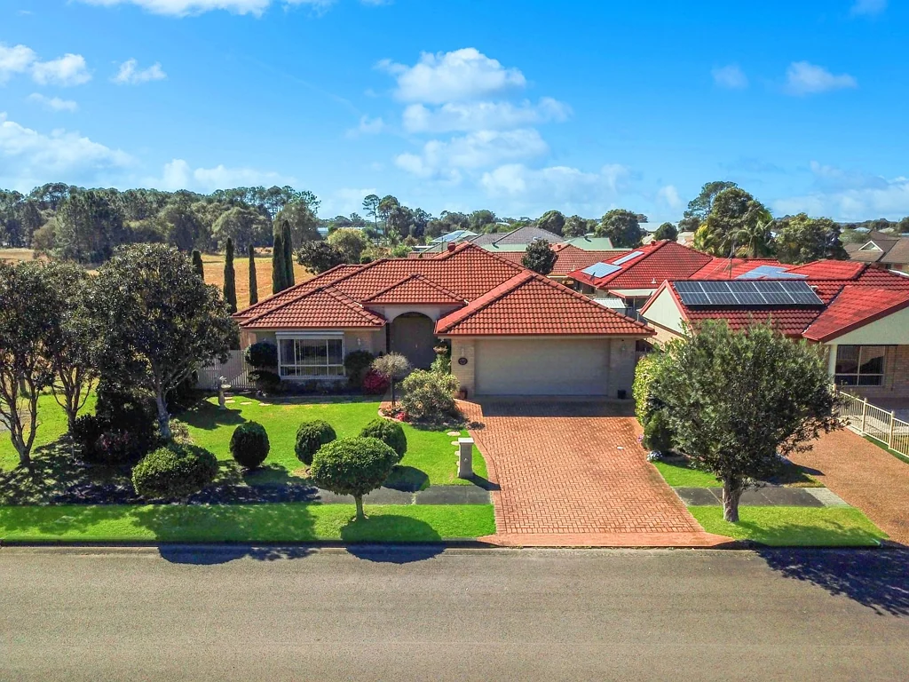 1 Spinifex Avenue, Tea Gardens, NSW 2324