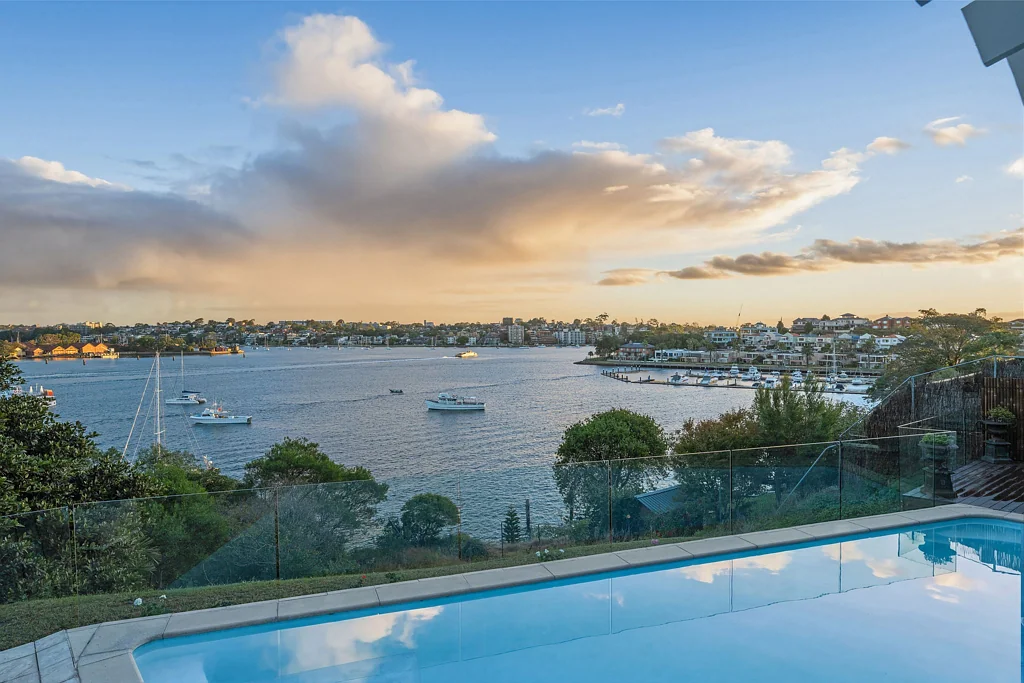 Hunters Hill 5Kwarto A Rare Harbourfront Sanctuary Framed by Nature