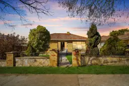 24 Blackall Avenue, Crestwood