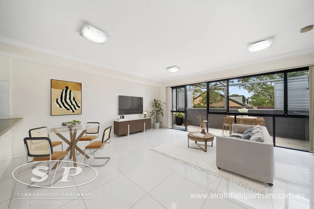 Homebush West 1房 明亮底层起居 朝北阳台 现代厨房石材台面 一楼宽敞卧室 瓷砖浴室 低物业费 中心便利交通 North-Facing Split-Level One-Bedroom Apartment