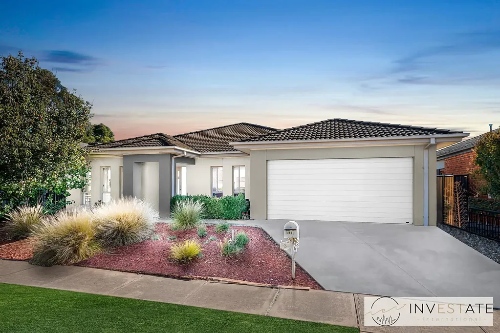 Point Cook 5Moenga Oversized Family Home In The Heart Of Point Cook!!!
