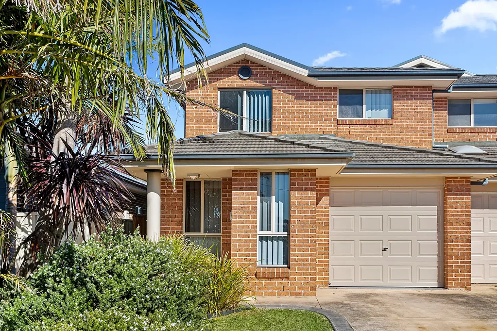 Warilla 4ห้องนอน Coastal Living on the East Side of Warilla - Torrens Titled!