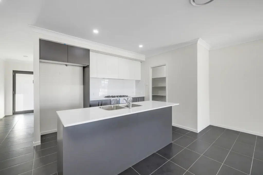 Ducted Air Conditioning Throughout