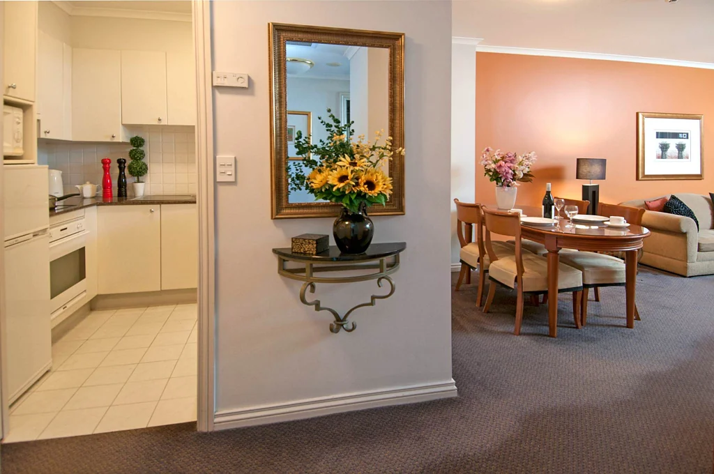 Spacious Furnished One Bedroom in Quay West Ap...