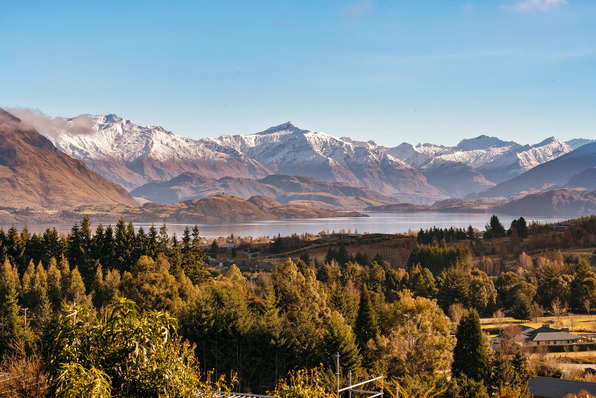 Wanaka  Uninterrupted Lake and Mountain Views in Wanaka