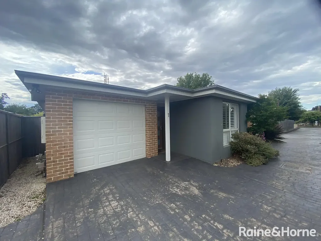 Beautiful & Modern 3 Bedroom Unit