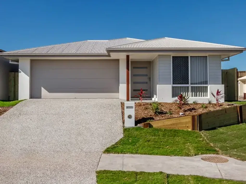 Yarrabilba 4Zimmer Move-In Ready Family Home or High-Performing Investment in the Heart of Yarrabilba