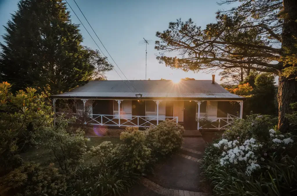 Winterglen - Charming Three-Bedroom Home with Stunning Valley Views