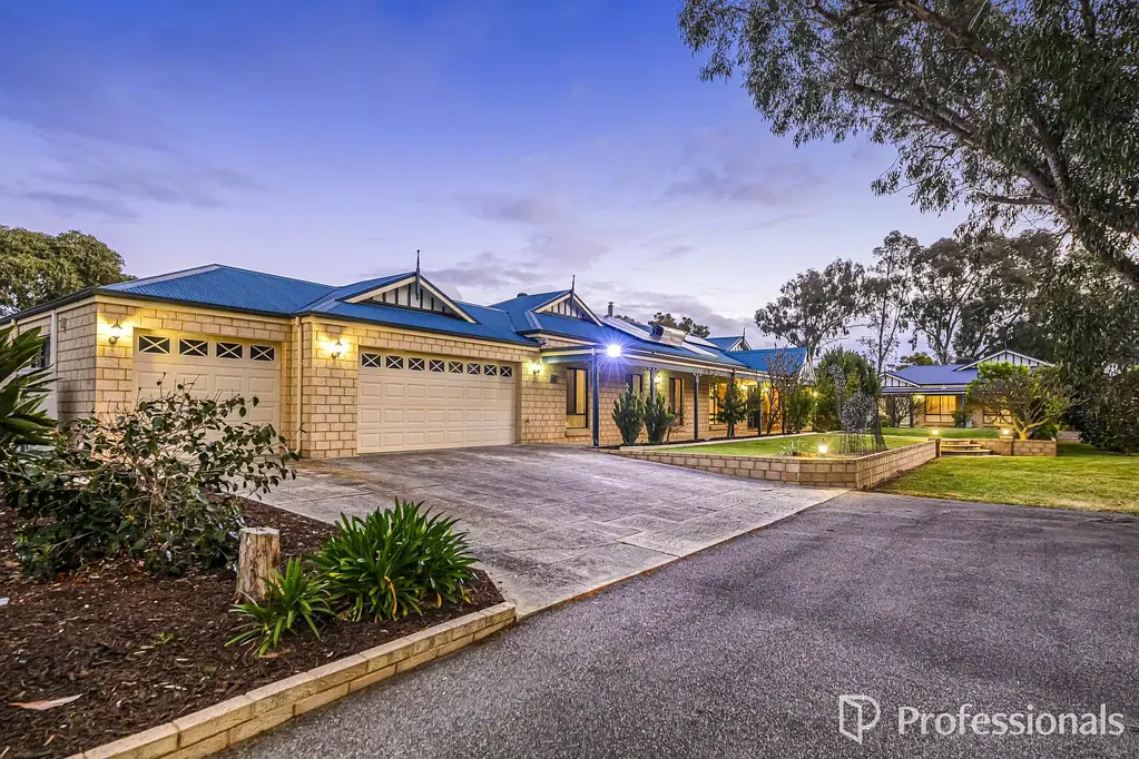Orange Grove 6ਬੈੱਡਰੂਮ Foothills multi-generational home set on over 2.8 acres