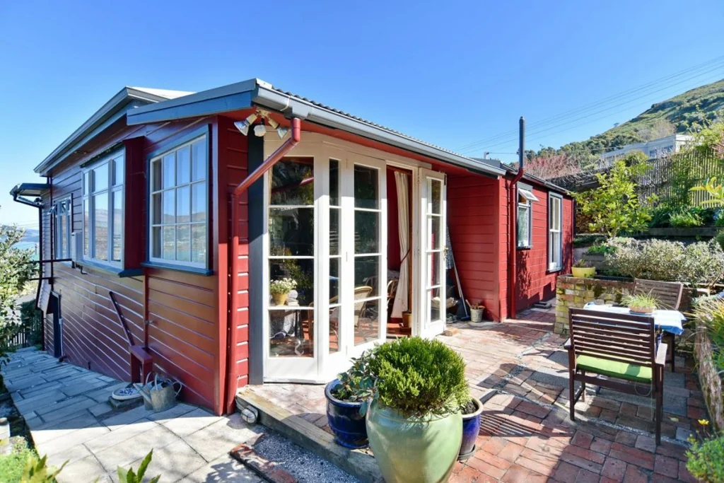 4 Somes Road, Lyttelton, Banks Peninsula