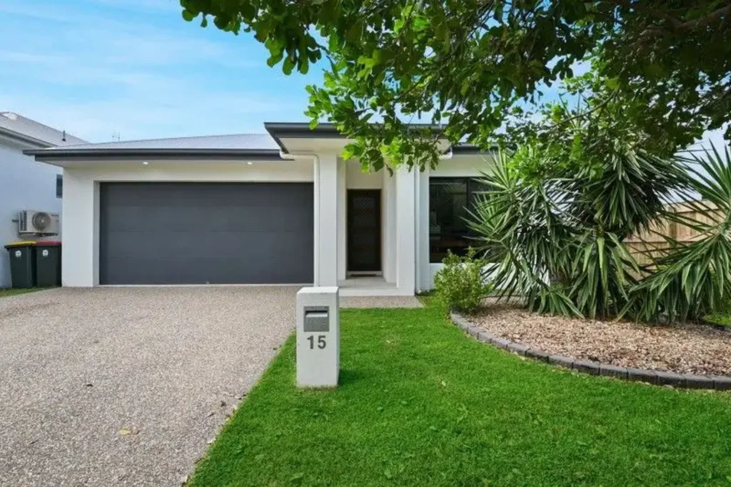 Rosslea 3غرفة نوم Stylish 3-Bedroom Home with Theatre Room in Premier Golfing Estate