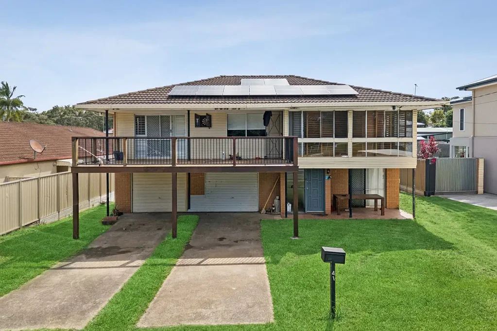 Redland Bay 3ห้องนอน Prime Redland Bay Opportunity Moments from the Water