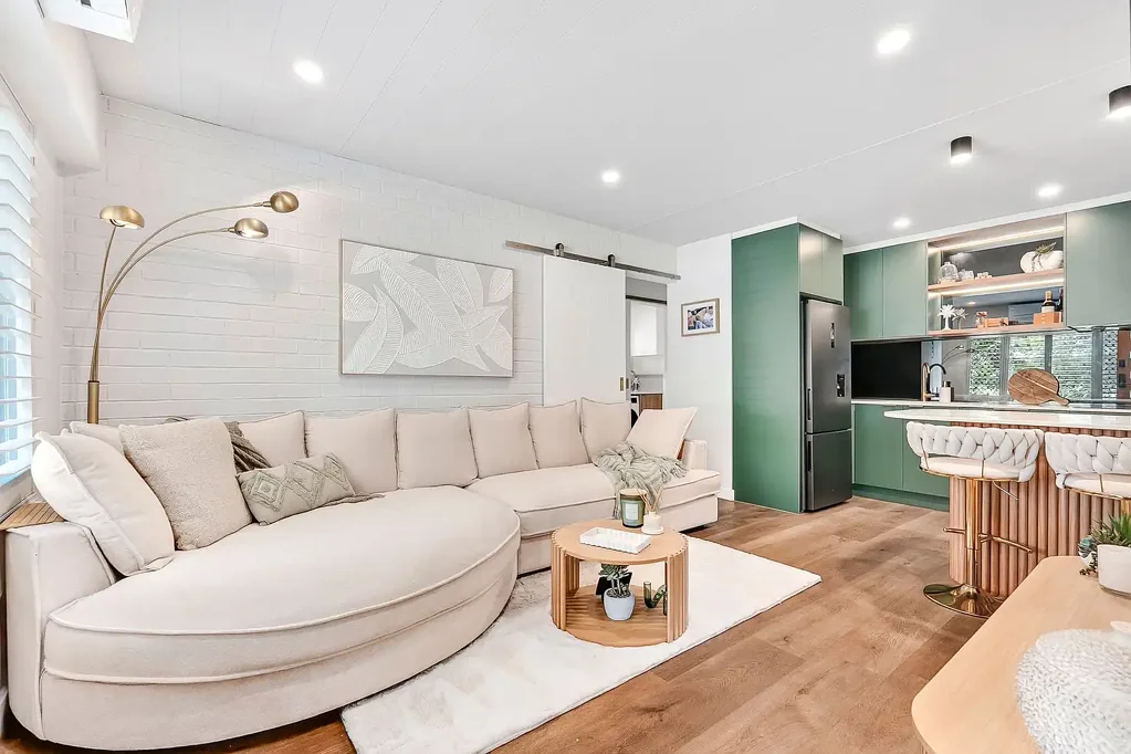 Palm Beach 3房  Contemporary Coastal Apartment, a mere 300m from the Beach