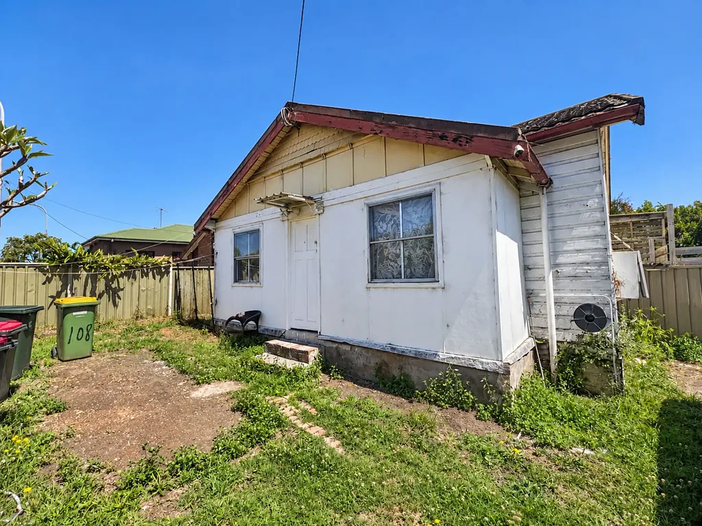 6 bedrooms house for rent