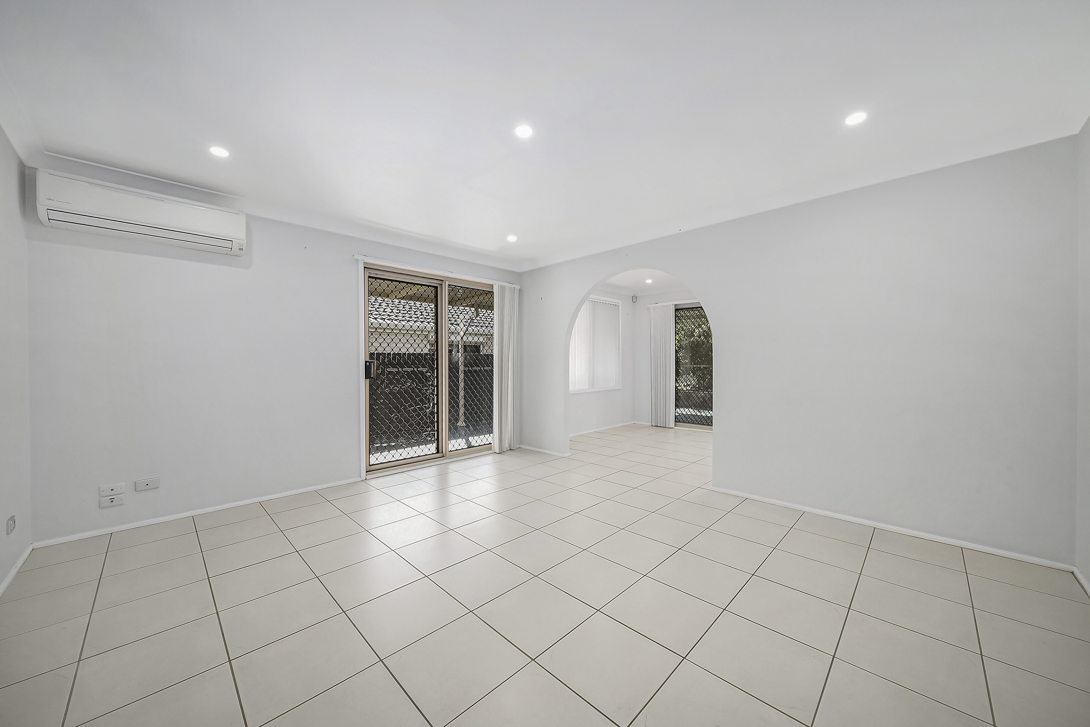 24 GARDINER ST, MINTO NSW 2566, 0 habitaciones, 0 baños, House