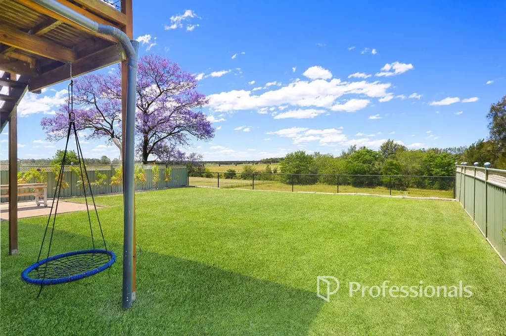 Windsor 3Moenga Modern family home with panoramic views