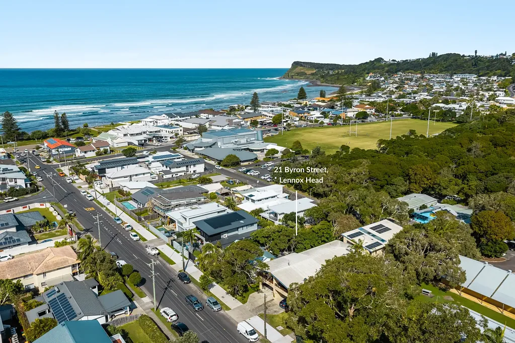 Lennox Head 3房  Stylish Coastal Home - Development Potential
