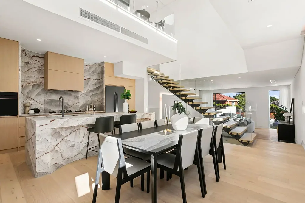 Matraville 5房 全新豪华住宅，设有多重起居区、酒店式卧室套房和泳池 Brand New Luxury Residence with Multiple Living Areas, Hotel Inspired Bedroom Suites And Pool