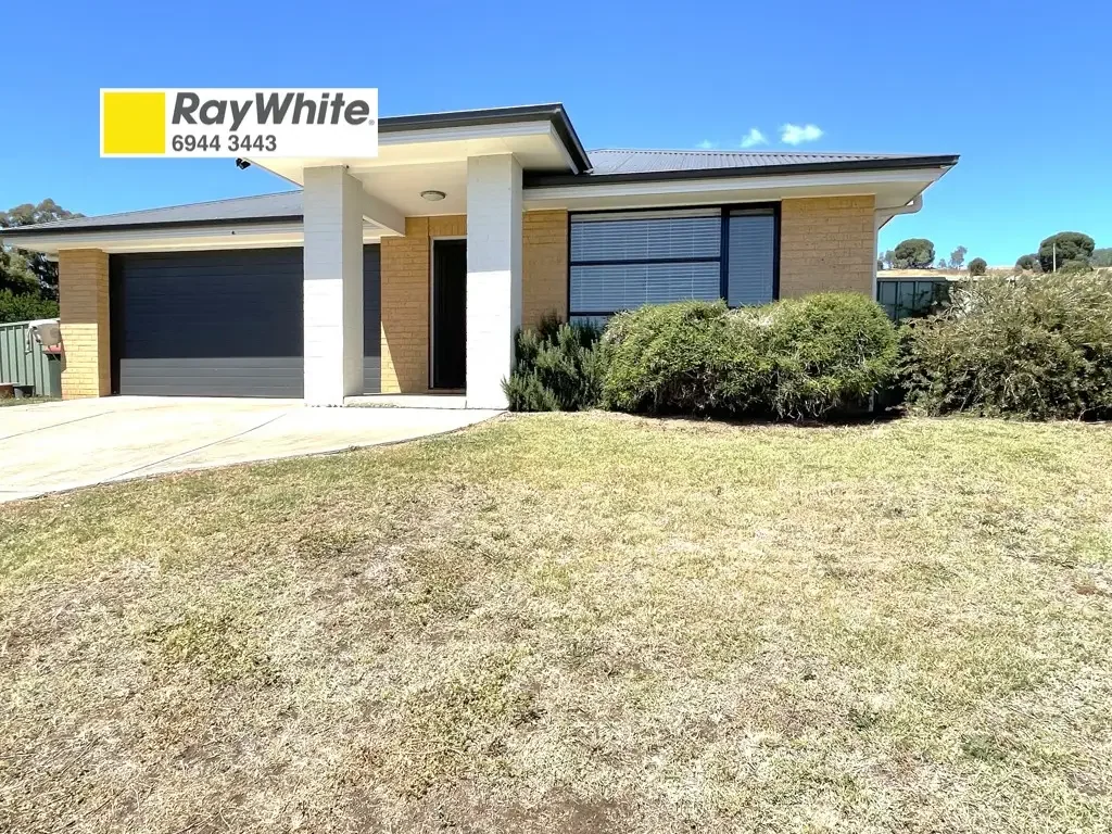 Gundagai 4房  Modern Family Home - Great Location