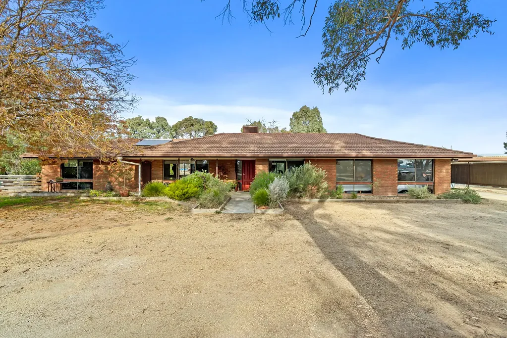 Numurkah 4chambre LOOKING FOR LIFESTYLE?