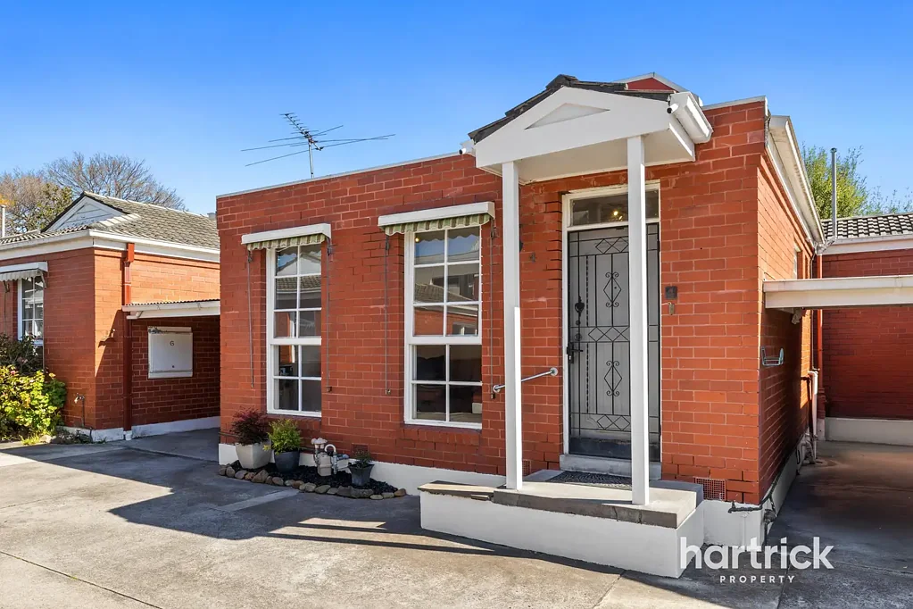 Cheltenham 1ਬੈੱਡਰੂਮ One-Bedder with Two Living Zones plus Courtyard