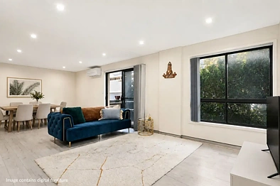 Wollongong 2房 Wollongong黄金地段的低维护生活 Low-Maintenance Living in a Prime Wollongong Location