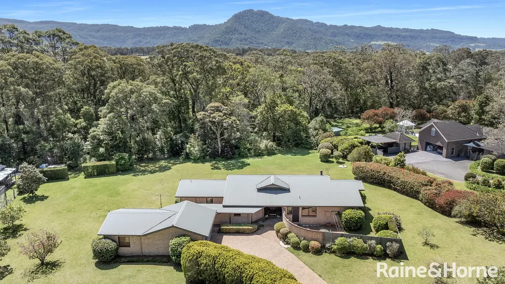 North Nowra 4房  Tucked Away on Beautiful Park-Like Grounds