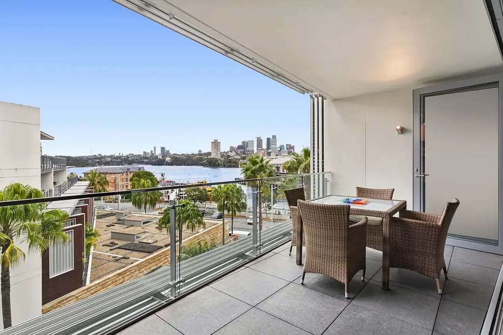 Millers Point 2房 Harbourfront lifestyle 50米地铁 132平米奢居 Miele厨房 健身泳池SPA 基地直达 PRISTINE HARBOURSIDE APARTMENT WITHIN 'TOWNS PLACE'
