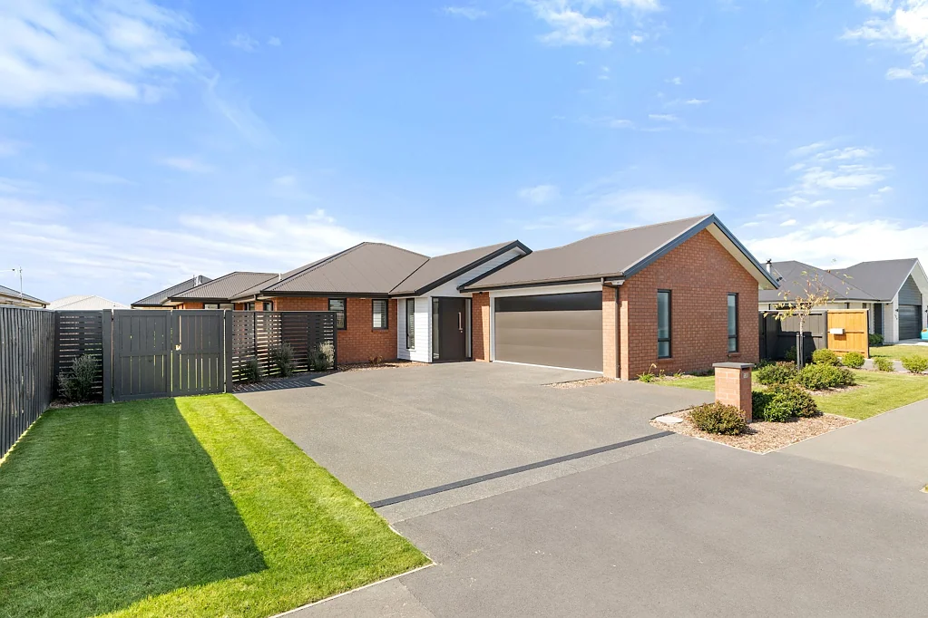 Rolleston 4Kwarto Generous Home: Not a cookie cutter| URGENT SALE |