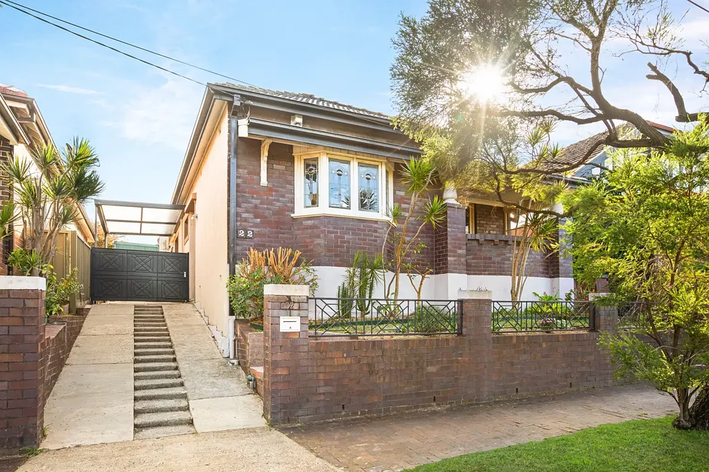 Marrickville 3Kwarto Great looks, character and lifestyle in a full-brick classic