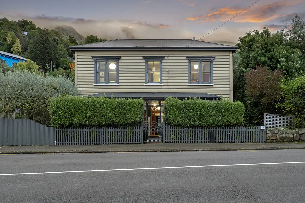 Lyttelton 5Zimmer History by the Harbour