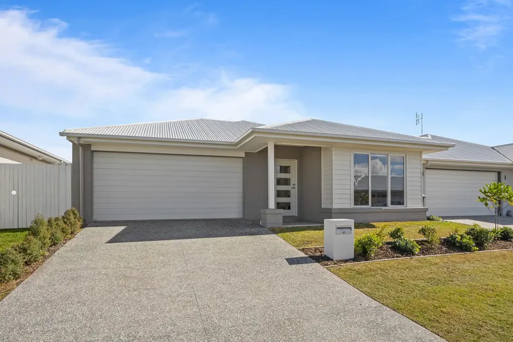 Banya 4房  Why Wait to Build? Buy This Near-New Property Today!