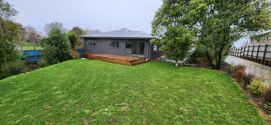 NEW LIVING IN ELTHAM