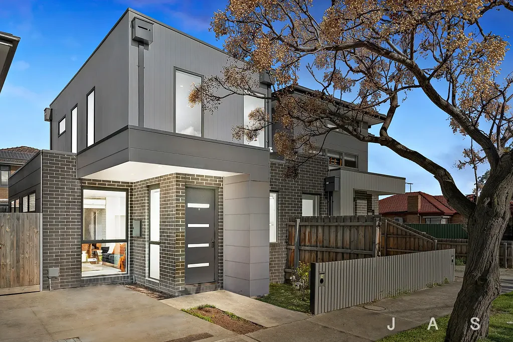 West Footscray 3 Bedroom Relaxed Family Haven, Superb Lifestyle Location