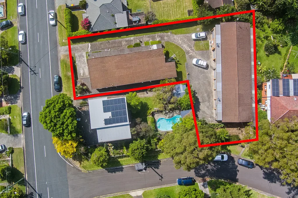 Coniston 9房  Rare investment opportunity with significant development upside!
