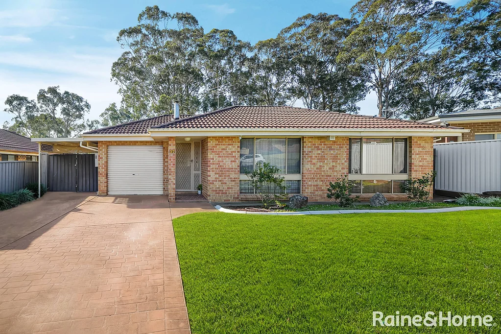 37 Mistletoe Avenue, Macquarie Fields, NSW 2564
