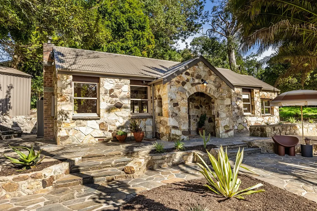 Heathfield 2chambre 'PALMSTONE' | An Oasis Reimagined as the Sweetest Hills Escape