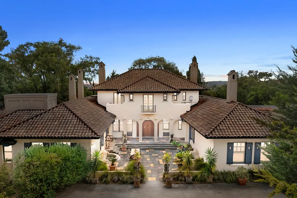 Frankston 10Kwarto 'Bruce Manor' Grand 1926 Heritage Estate, Meticulously Restored and Ready for Its Next Custodian