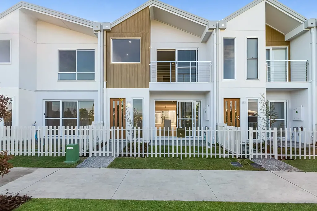 Modern Family Living in Sought-After Nirimba