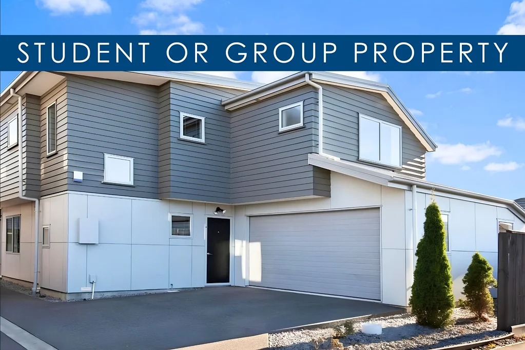 4 Bed And 2 Bathroom Modern Home