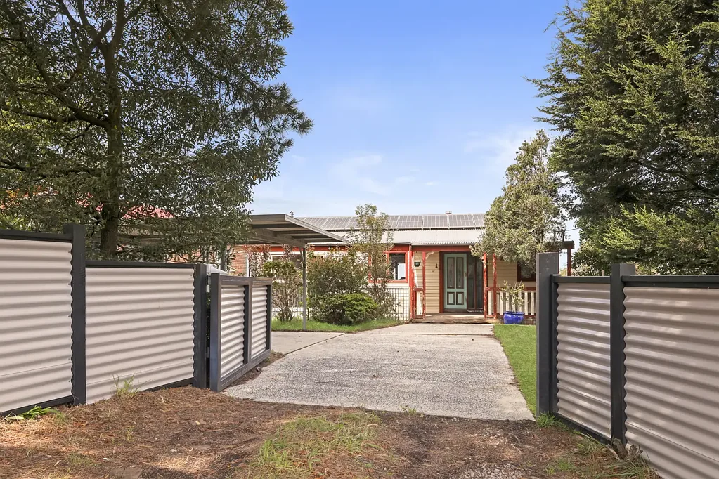 Blackheath 4Zimmer Generous Proportions, Leafy Outlooks and Exceptional Potential