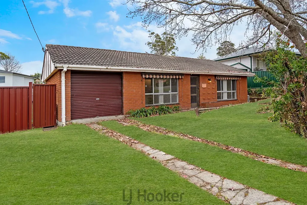 Neat and tidy 3 bedroom home in convenient location.