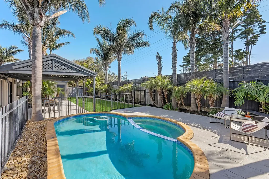6 Beal Place, Mornington, VIC 3931