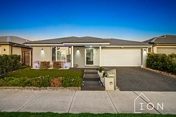 11 Dynasty Drive, Cranbourne South