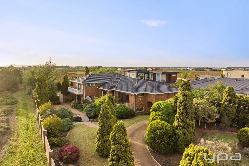 Werribee South 3房 无遮挡海湾景观 1736平米优质土地 三层错层设计 全砖结构工艺 6车车库收藏空间 ONCE-IN-A-LIFETIME COASTAL MASTERPIECE