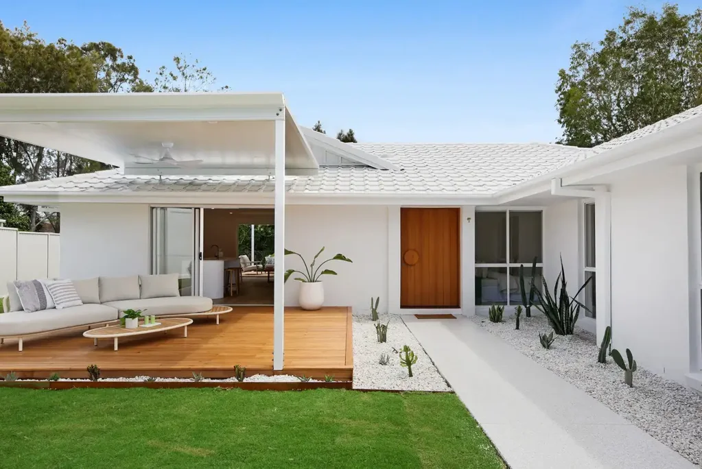 Elanora 4Kwarto Renovated Family Home Overlooking the Lake and Parklands