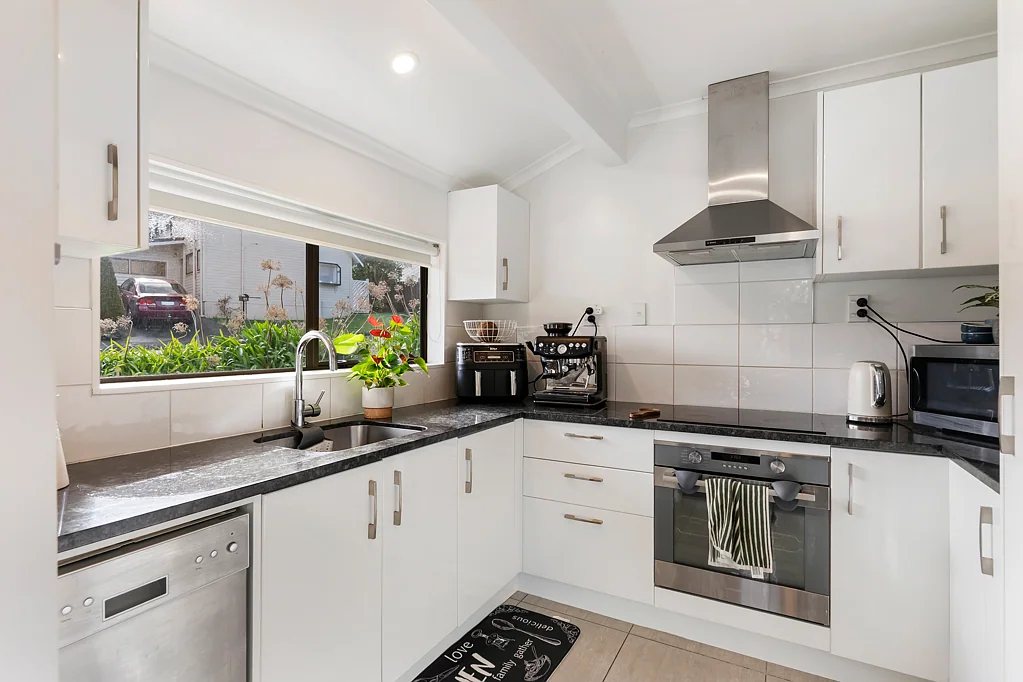Johnsonville 3Moenga Central Johnsonville - Renovated Gem with Options!